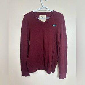 Hollister Size S  Men's V-Neck Sweater in Deep Burgundy